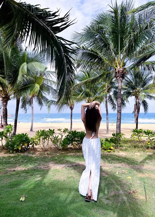 Cao Thái Hà liên tục đăng tải hình ảnh gợi cảm.