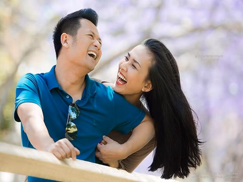 Bằng Kiều gặp Dương Mỹ Linh vào cuối năm 2013 tại một bữa tiệc tất niên của một người bạn chung. Ảnh: Zing