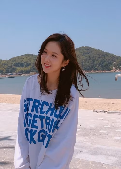 Ngam “nu than khong tuoi” Jang Nara lay chong kem 6 tuoi