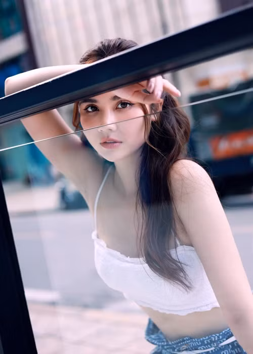 Huyền Lizzie tiết lộ, bé Nem khá ngoan và không đòi hỏi bao giờ, những món quà con muốn đều ở mức độ vừa phải, phù hợp lứa tuổi, nằm trong tầm kiểm soát mà mẹ muốn trao.