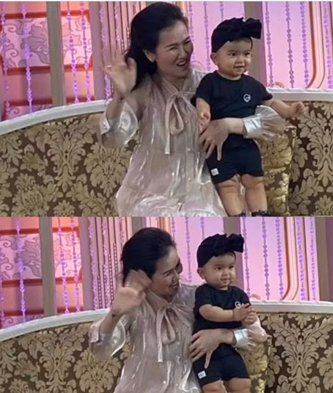 Bé Moon nhà Võ Hạ Trâm thì dù làm đỏm với đủ loại váy áo, nơ buộc đầu vẫn bị nhận lầm làm con trai.