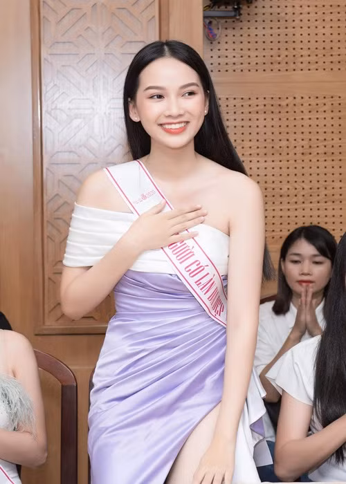 Làn da đẹp mịn màng không tì vết là lợi thế của Phương Quỳnh. Ảnh: FBNV