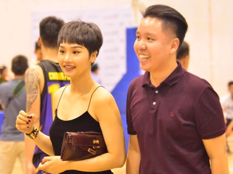 ách đây ít năm, Miu Lê hẹn hò một người đàn ông tên Phước Hải. Chàng trai này xuất thân trong một gia đình kinh doanh điện máy. Ảnh: Zing