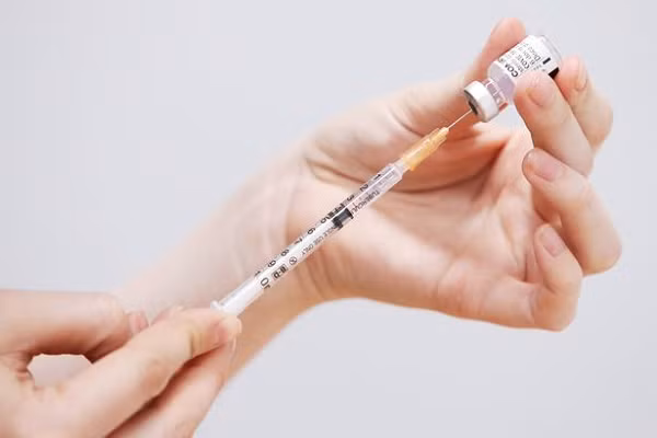 Tiết lộ bất ngờ về hiệu quả của liều vắc xin COVID-19 thứ 4 - Hình 2 Tiet lo bat ngo ve hieu qua cua lieu vac xin COVID-19 thu 4-Hinh-2
