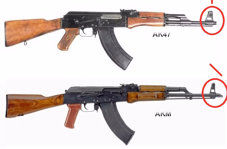 Trọng lượng súng khi chưa lắp đạn 3,1kg (AKM) và 3,3kg (AKMS), chiều dài 880mm (AKM) và 650mm khi gập báng (AKMS), nòng dài 415mm, cỡ nòng 7,62mm, tầm bắn hiệu quả 400m.