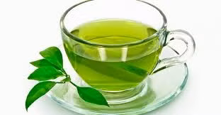  10. Trà xanh Trà xanh có chứa flavonoid, một loại chất chống oxy hóa. Đặc biệt là hàm lượng chất chống oxy hóa epigallocatechin gallate (EGCG). EGCG đã được chứng minh là tăng cường chức năng miễn dịch. Trà xanh cũng là nguồn cung cấp axit amin L-theanine. L-theanine có thể hỗ trợ trong việc sản xuất các hợp chất chống vi trùng trong tế bào T.