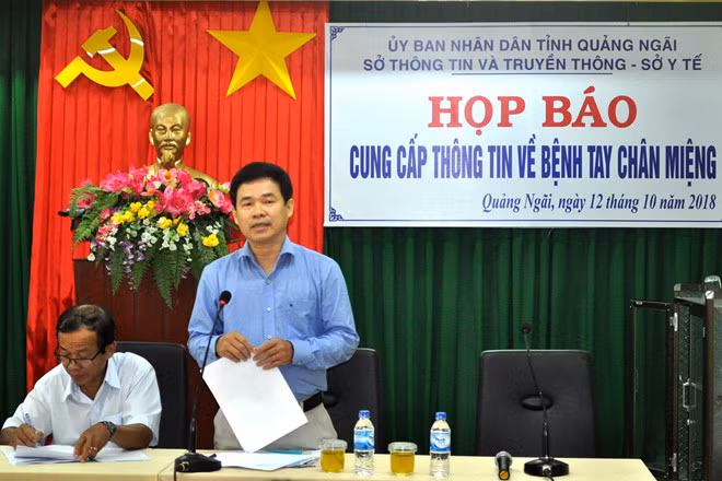 Quang Ngai: Tre mac tay chan mieng nhap vien tang dot bien