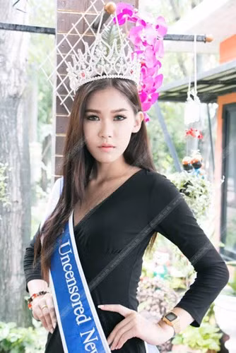 Tham dự cuộc thi, cạnh tranh với nhiều người đẹp “sang chảnh” khác nhưng Mint chưa bao giờ cảm thấy tự ti bởi gia cảnh nghèo khó của mình. Sau khi giành được vương miện hoa hậu, Mint thực sự trở thành một hiện tượng của truyền thông Thái Lan và nhiều quốc gia khác ở châu Á. Không ai có thể tin rằng một cô nàng buôn đồng nát lại có thể một bước trở thành hoa hậu, người nổi tiếng chỉ sau một đêm.