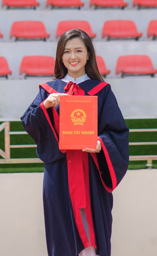 Nu sinh xinh dep cua Hoc vien Canh sat co thanh tich hoc tap 'khung'