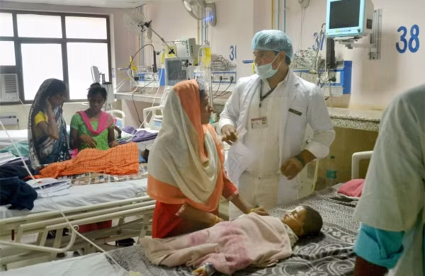 Điển hình là vụ bê bối xảy ra tại bệnh viện Đại học y Baba Raghav Das ở bang Uttar Pradesh, Ấn Độ tháng 8/2017. Chưa đầy 1 tuần có hơn 70 trẻ em tử vong tại bệnh viện này. Nguyên nhân được cho là thiếu nguồn cung oxy.
