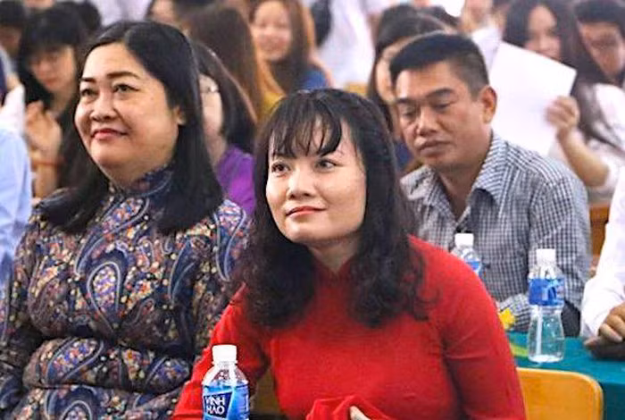 Giang vien cao dang nhan thuong Tet Nguyen dan 