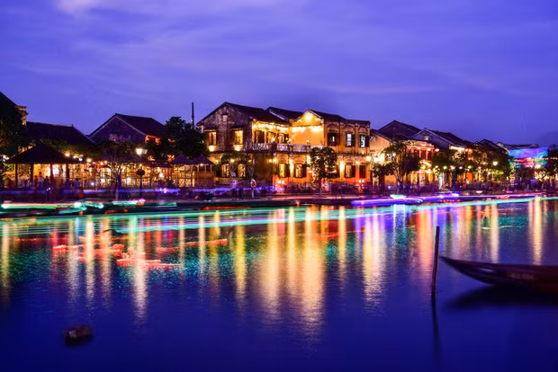 Năm 2019, Hội An của Việt Nam trở thành điểm đến được truyền thông quốc tế nhắc đến nhiều. Điển hình là việc chuyên trang du lịch nổi tiếng Travel &amp; Leisure bình chọn Hội An lại tiếp tục được vinh danh ở vị trí số 1 trong top 15 thành phố tuyệt vời nhất thế giới.