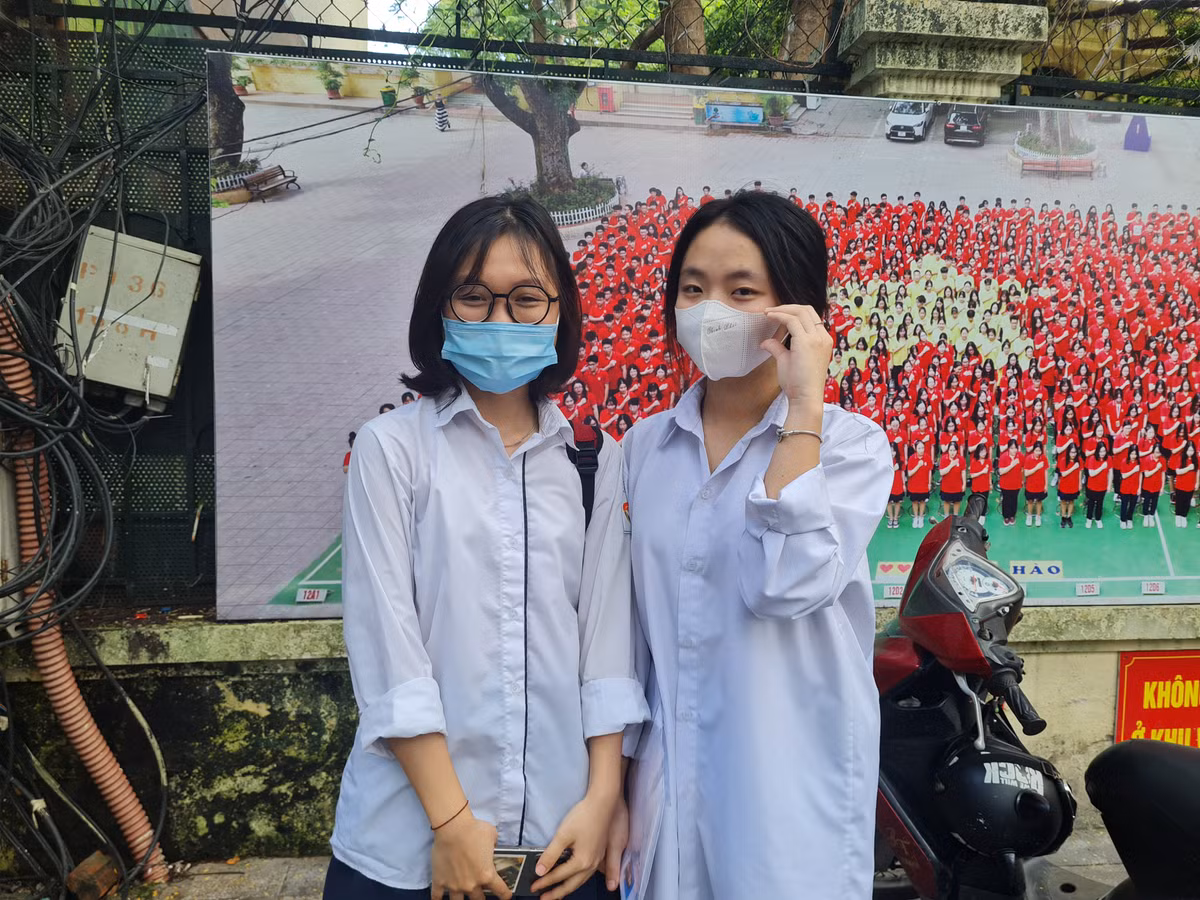 Đề tiếng Anh dễ như thi vào 10, dự đoán “mưa” điểm 9 - Hình 2 De tieng Anh de nhu thi vao 10, du doan “mua” diem 9-Hinh-2