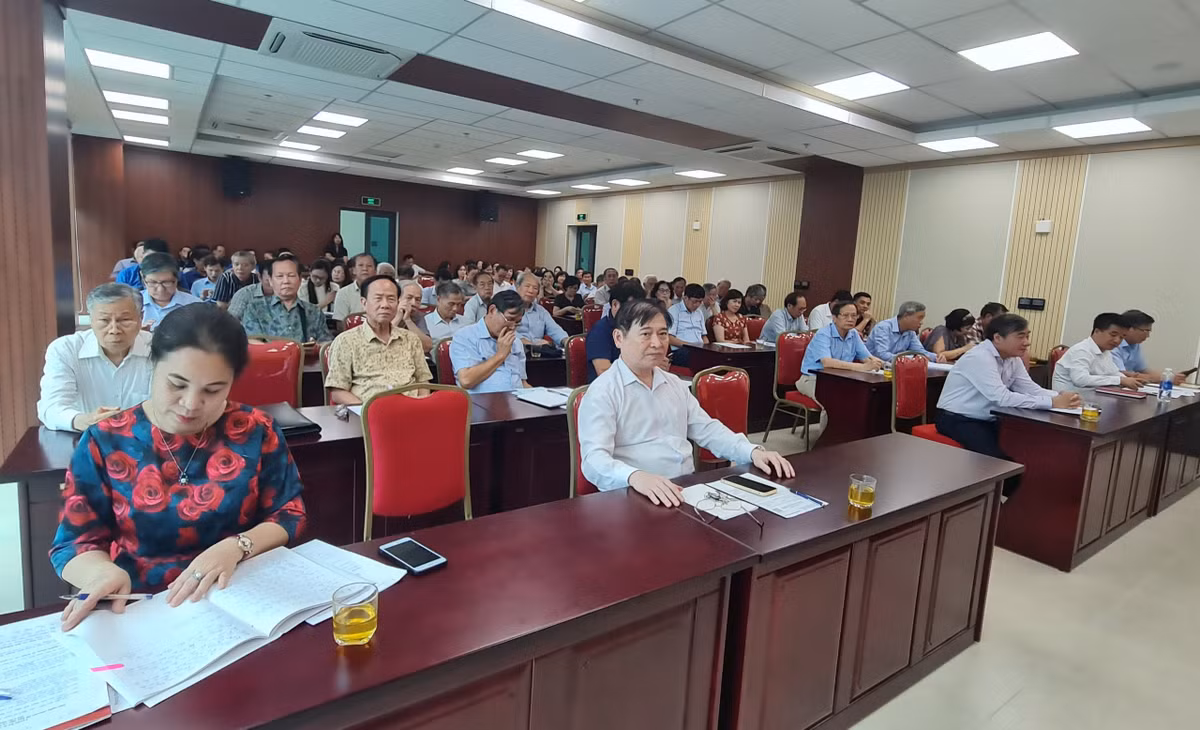 Hội nghị chuyên đề học tập và làm theo tư tưởng, đạo đức, phong cách Hồ Chí Minh Hoi nghi chuyen de hoc tap va lam theo tu tuong, dao duc, phong cach Ho Chi Minh