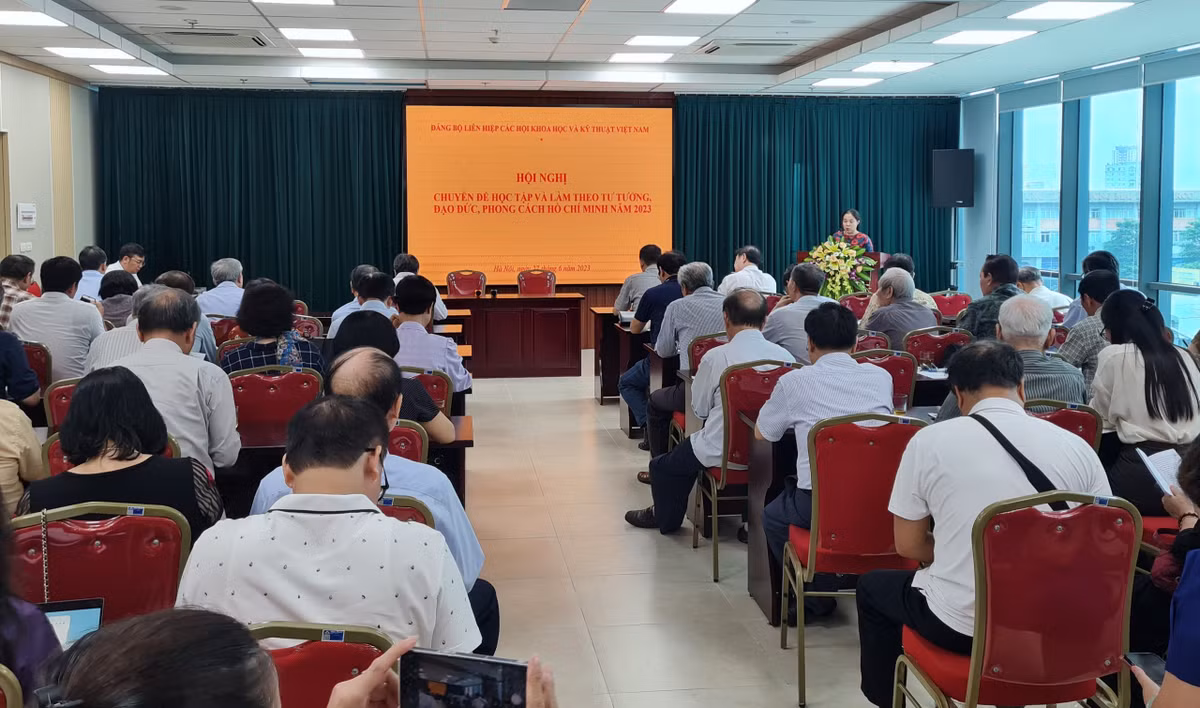 Hội nghị chuyên đề học tập và làm theo tư tưởng, đạo đức, phong cách Hồ Chí Minh - Hình 3 Hoi nghi chuyen de hoc tap va lam theo tu tuong, dao duc, phong cach Ho Chi Minh-Hinh-3