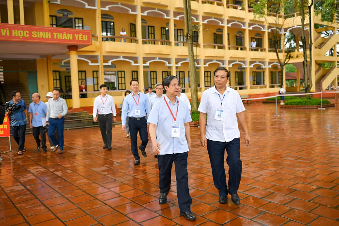 Bo GD&DT tang cuong gap cac bien phap an ninh sau nghi van lot de thi