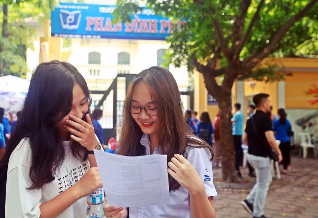 Thi tốt nghiệp THPT: Liệu còn hiện tượng “mưa” điểm 10? Thi tot nghiep THPT: Lieu con hien tuong “mua” diem 10?