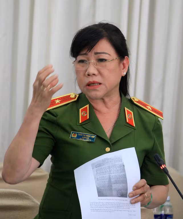 Trung tướng Trần Thị Ngọc Đẹp sinh năm 1960 trong một gia đình nghèo tại xã Tân Hoà (huyện Châu Thành A, tỉnh Hậu Giang). Năm 15 tuổi, bà gia nhập vào lực lượng công an làm trinh sát và nổi tiếng là nữ trinh sát giỏi, dũng cảm và mưu lược. Bà còn là tiến sĩ luật.