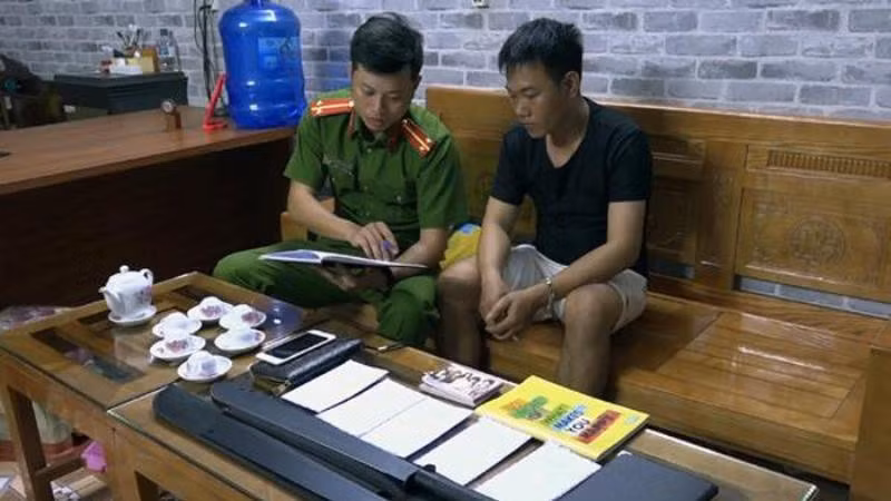 Bắt giữ 11 đối tượng cho vay lãi suất đến 182,5%/năm Bat giu 11 doi tuong cho vay lai suat den 182,5%/nam