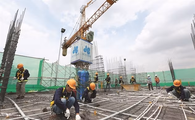 Cổ phiếu về đáy, Xây dựng Hòa Bình mua 10 triệu cổ phiếu quỹ đỡ giá, ngừng phát hành ESOP Co phieu ve day, Xay dung Hoa Binh mua 10 trieu co phieu quy do gia, ngung phat hanh ESOP