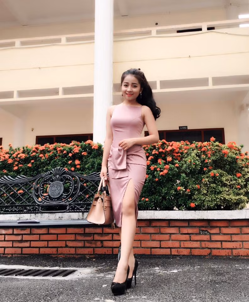 Ánh còn nổi tiếng là một gương mặt trẻ nhưng rất say mê với làn điệu dân ca ví giặm Hà Tĩnh. Lắng nghe Ánh hát, ít người có thể tin được cô năm nay mới 20 tuổi bởi chất giọng rất chuyên nghiệp, chững chạc và bộc lộ nhiều điểm được rèn luyện từ lâu.