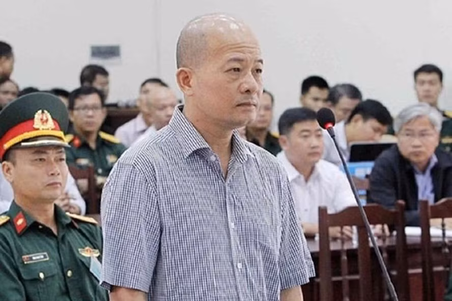 Kien nghi ra soat thue nhieu cong ty lien quan den Ut “troc”
