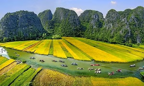Danh thắng Tam Cốc - Bích Động (Ninh Bình) mới đây đã bất ngờ xuất hiện trên kênh truyền hình Discovery - Một kênh truyền hình nổi tiếng của nước Mỹ.