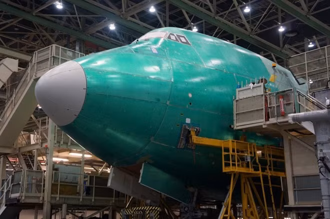 Nhà máy đang hoàn thiện 3 chiếc Boeing 747, tất cả đều là phi cơ chở hàng.