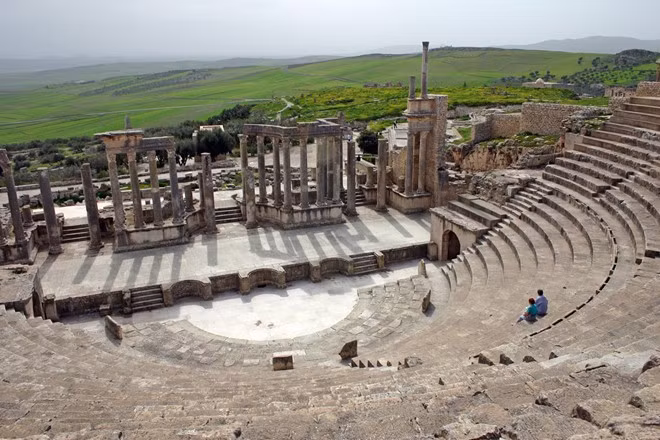 Thành phố cổ Carthage: Các thương gia người Phoenicia đã tìm ra và định cư ở Tunisia, xây dựng thành phố riêng cho mình. Đến giờ, những công trình của Carthage vẫn còn đứng vững. Nếu là người yêu thích lịch sử, bạn có thể dành một ngày khám phá thành phố cổ tuyệt đẹp này. Ảnh: Sousouzam.