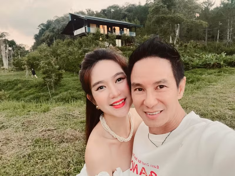 Phát ghen “gái 4 con” Minh Hà được Lý Hải chiều chuộng hết mức Phat ghen “gai 4 con” Minh Ha duoc Ly Hai chieu chuong het muc