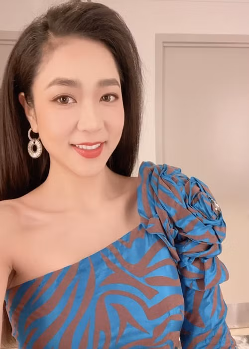 Nhan sắc của Hà Thanh Xuân khiến nhiều người mê mệt. Ảnh: FBNV