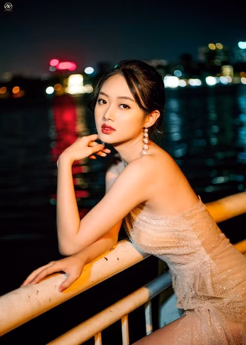 Tuy nhiên, cô cũng mong cuộc thi là nơi giúp bản thân lột xác thành cô gái đầy bản lĩnh, có thể giúp ích được nhiều hơn cho xã hội và cộng đồng.