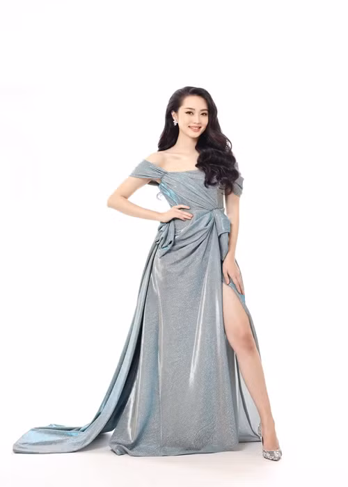 Như Quỳnh đến từ Gia Lai. Cô đang theo học ngành Ngôn ngữ Anh tại Đại học Phương Đông.