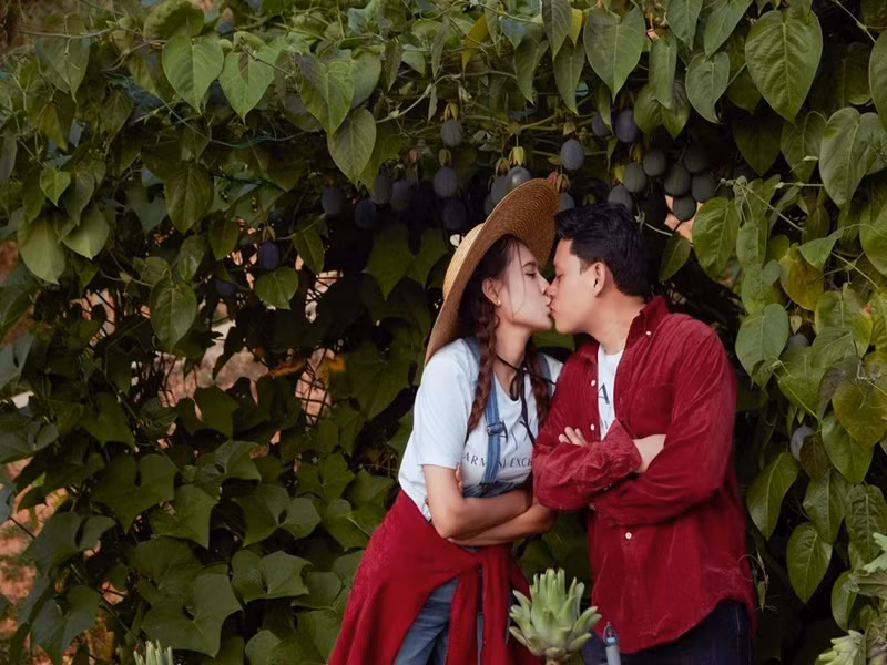 Nữ diễn viên từng cho hay, người bạn đời luôn hiểu và ủng hộ cô đóng phim. Ảnh: FBNV