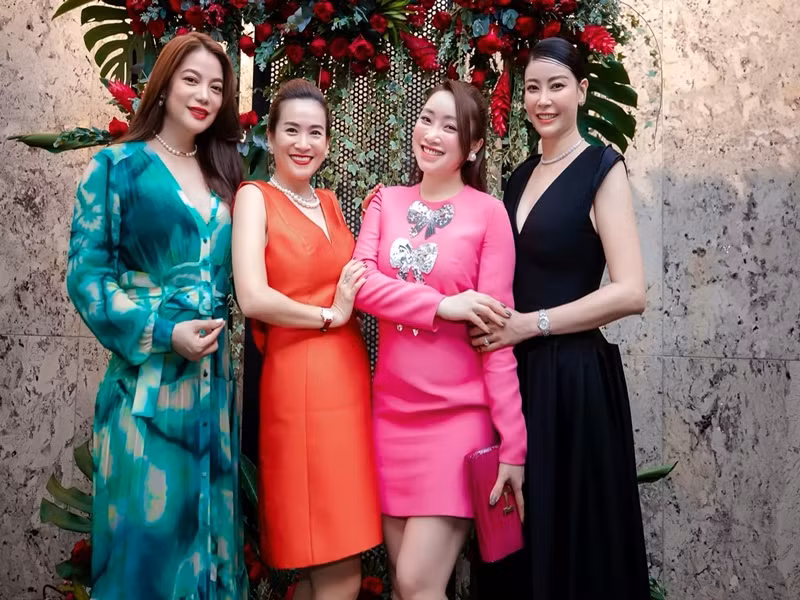 Thùy Chang có mối quan hệ thân thiết với Trương Ngọc Ánh, Hà Kiều Anh.