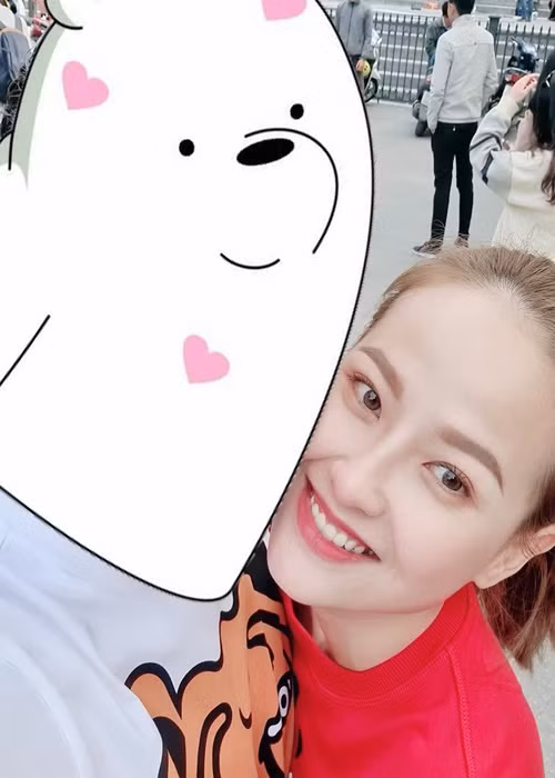 Bạn trai của Khánh Ngân không lộ diện. Trên trang cá nhân, nàng hoa hậu từng vài lần chia sẻ ảnh người yêu giấu mặt. Ảnh: Instagram