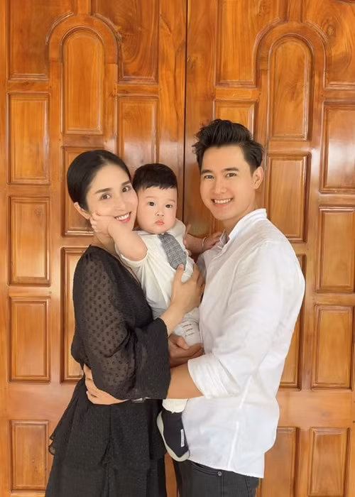 Con trai của Thảo Trang là "bản sao nhí" của Quang Pháp.