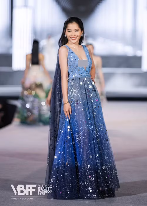 Phần trình diễn của Nam Em ở Người đẹp thời trang gây tranh cãi trái chiều. Ảnh: Fanpage Miss World Vietnam