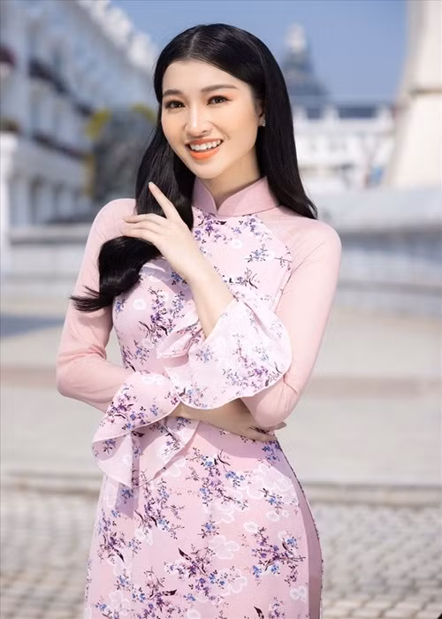Nhiều khán giả ưu ái gọi Phương Nhi là "Thần tiên tỷ tỷ".