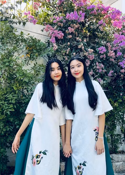 Hạt Dẻ - con gái thứ hai của Quyền Linh xinh đẹp không kém Lọ Lem.