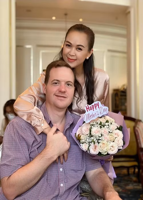 Kết hôn được 17 năm, Ngọc Nga và ông xã vẫn giữ được lửa hôn nhân.
