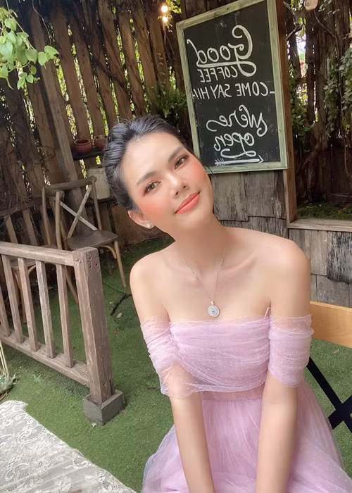 Ngọc Trinh từng khoe không ít món quà tự thưởng cho bản thân sau biến cố tình cảm.