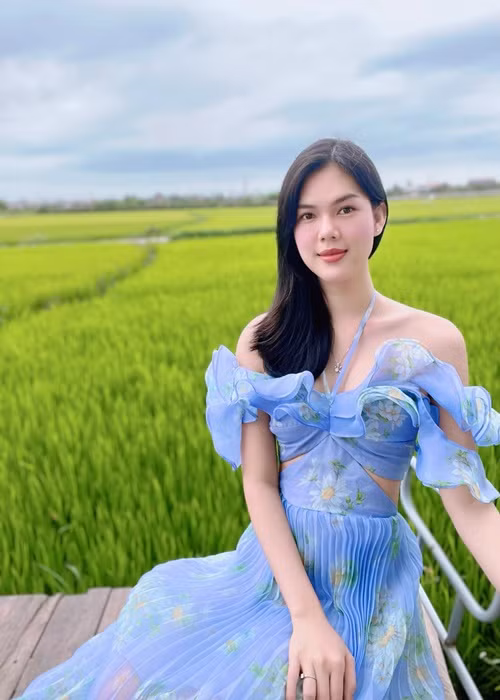 Nữ diễn viên tậu xe hơi hơn 7 tỷ, mua 13 cây vàng.
