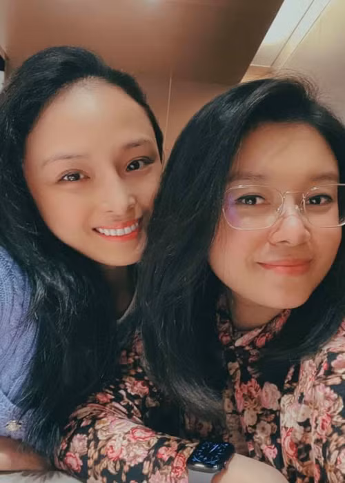 Gần đây, Phương Nga gửi lời cảm ơn đến Thùy Dung vì luôn chăm sóc cô khi nhiễm COVID-19.