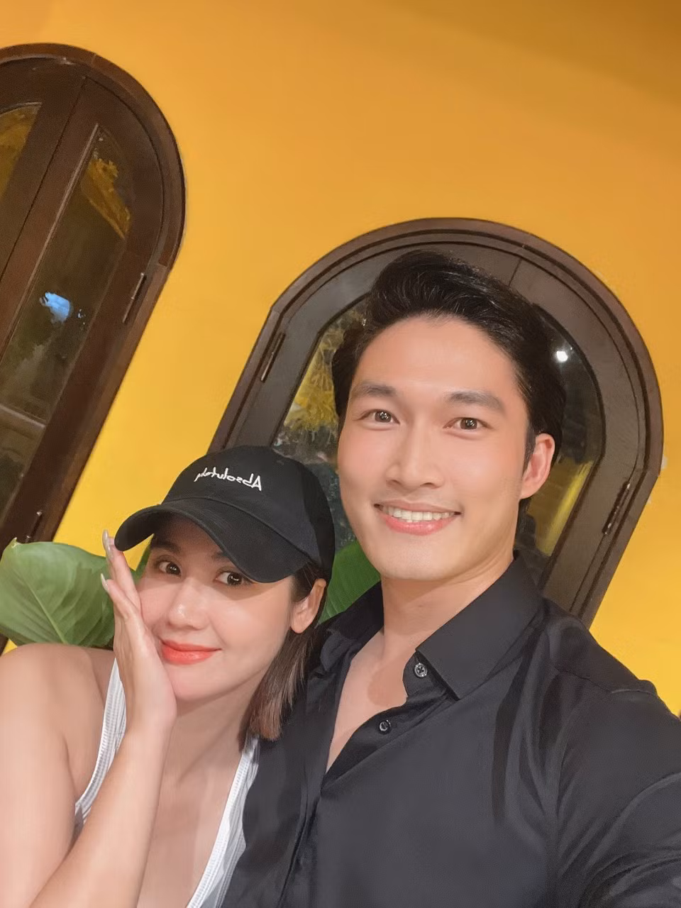 Huyền Lizzie và Đình Tú. Trong phim, cặp đôi có một cái kết đẹp như mơ với đám cưới ngọt ngào.