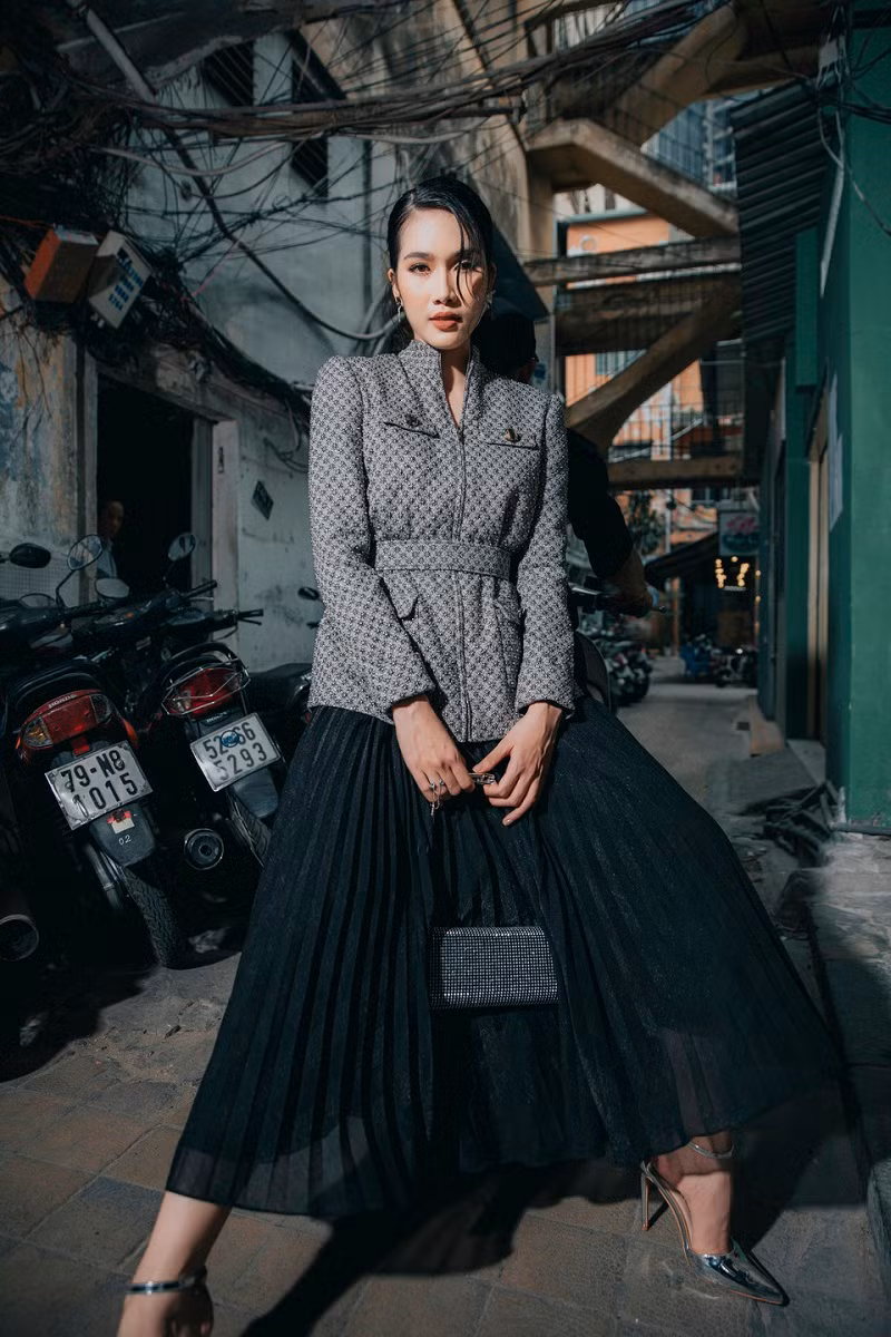  Phạm Ngọc Phương Anh sinh năm 1998, là Á hậu 1 Hoa hậu Việt Nam 2020. Cô sở hữu chiều cao 1m77, số đo 3 vòng lần lượt là 82-61-90.