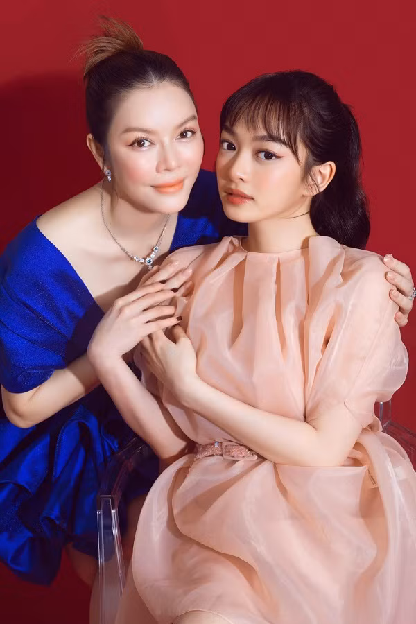 Ly Nha Ky: “23 tuoi toi mo cong ty, quan ly ca tram con nguoi”