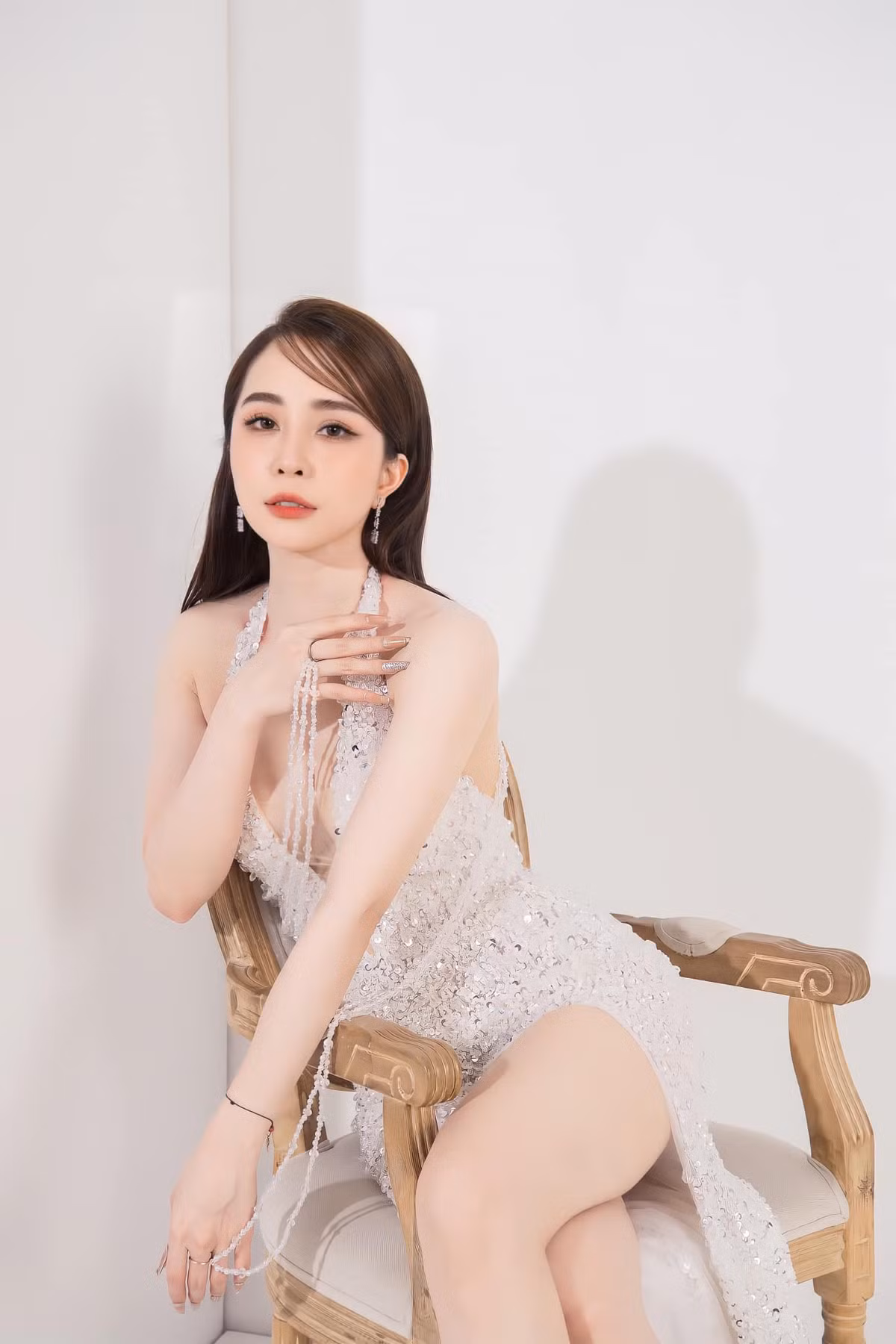 Sau đổ vỡ hôn nhân, Quỳnh Nga ngày càng quyến rũ.