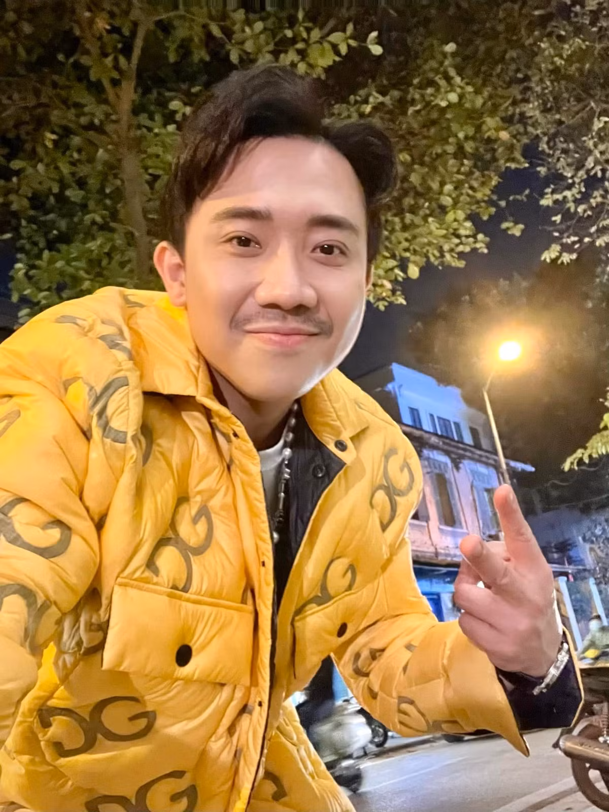 Phan ung cua Tran Thanh khi bi fan vay nong 500 trieu