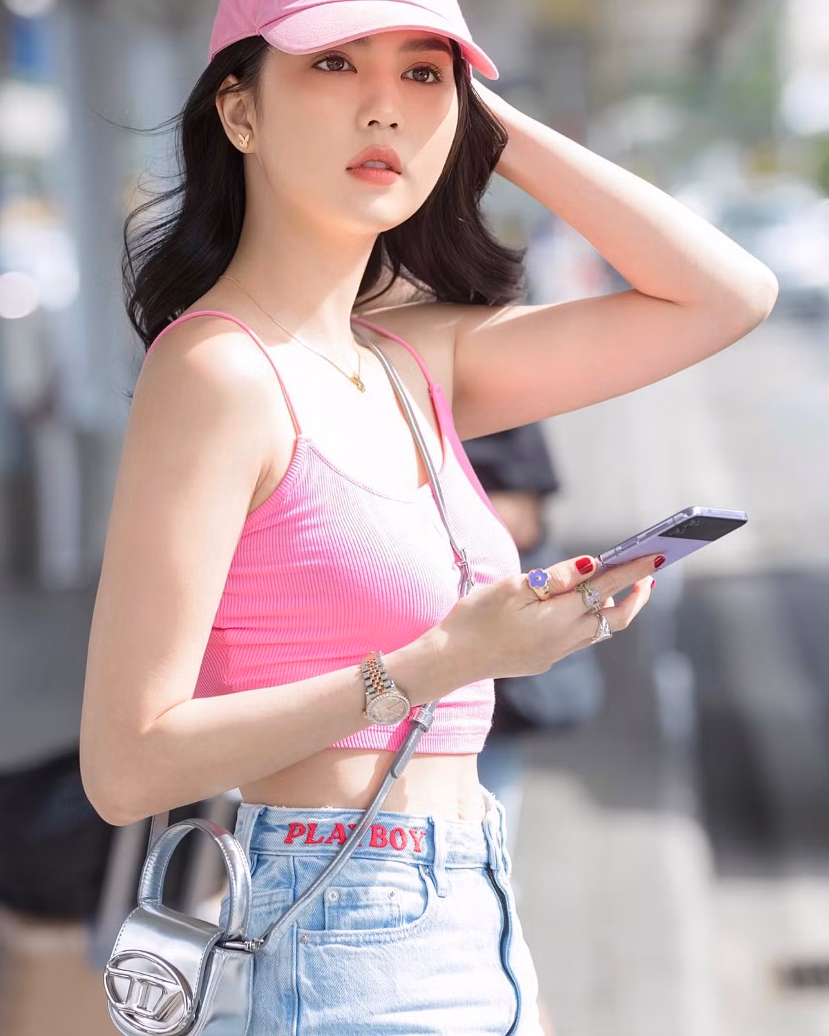 Làn da trắng bóc của Ngọc Trinh được xem như "báu vật" của cô nàng.